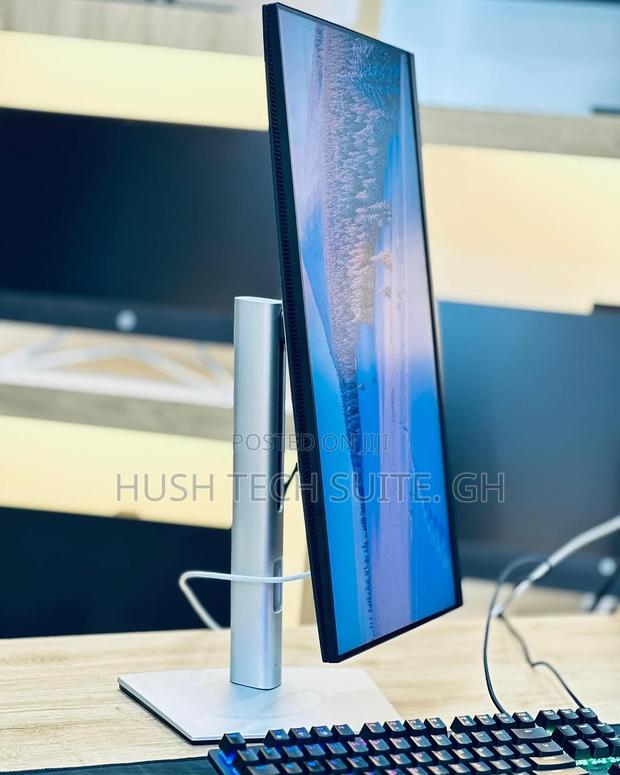 Dell 24” Type C Ips Edgeless Display Monitor photo 2