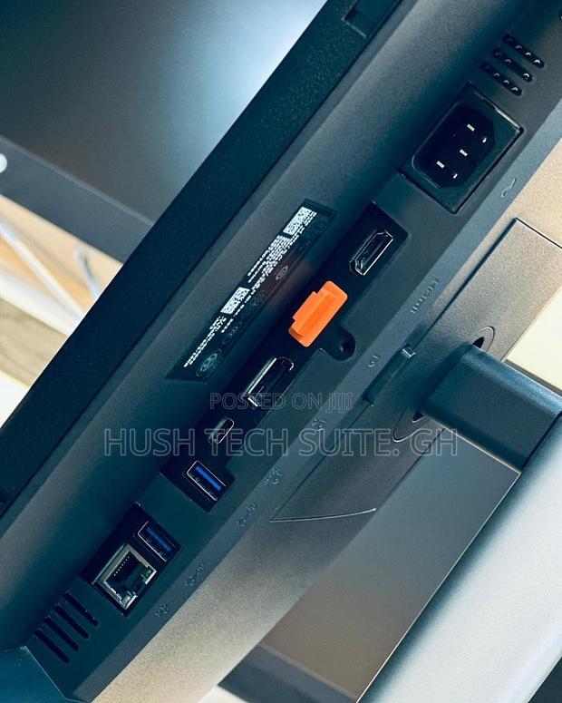 Dell 24” Type C Ips Edgeless Display Monitor photo 4