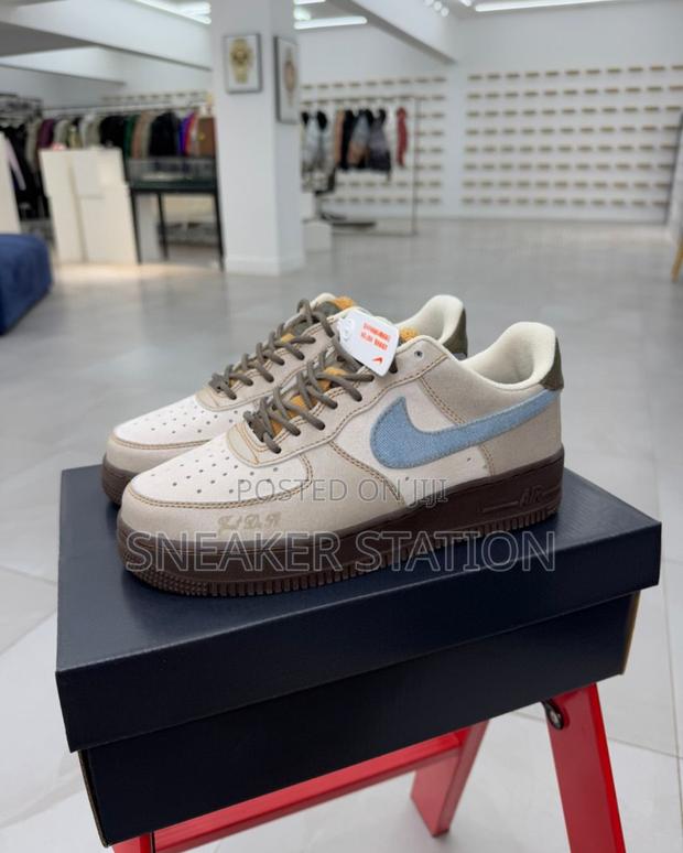 Nike Air Force 1 Peace & Love · Photo 4