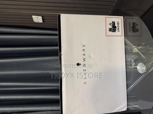 New Laptop Alienware M17x R2 16GB Intel Core I7 SSD 1T