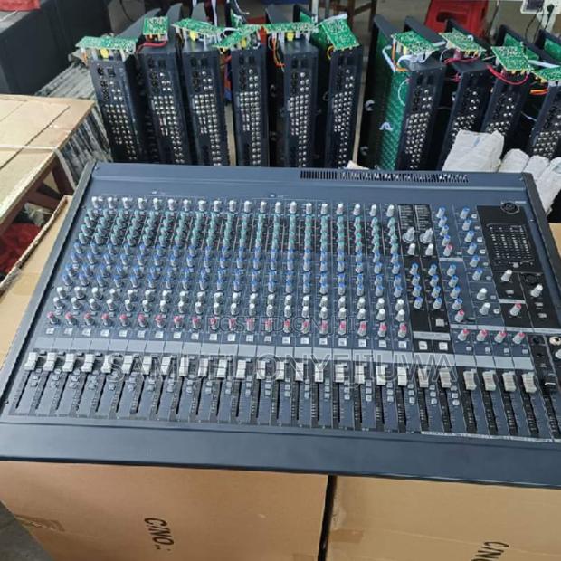 Yamaha Mg24/14fx 24-channel Mixer With Dual Efx