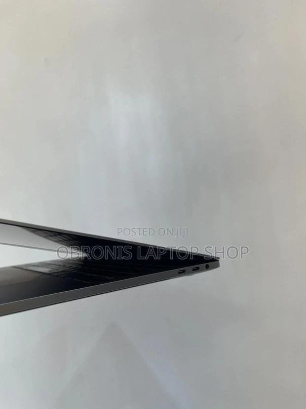 Laptop Apple MacBook Pro 2020 16GB Intel Core i7 SSD 512GB photo 2
