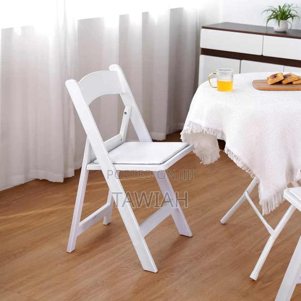 Gladiator Plastic Folding Chairs · Photo 3