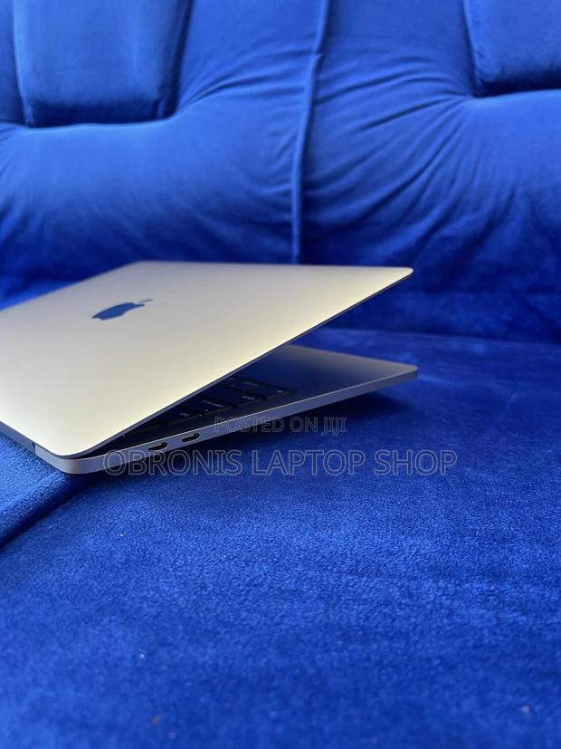 Laptop Apple MacBook Pro 2020 16GB Intel Core I7 SSD 1T photo 3