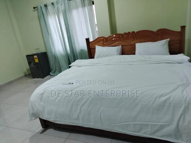 Furnished 6bdrm House in Sakumono for rent photo 12
