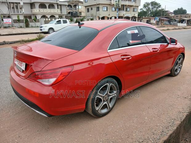 Mercedes-Benz C250 2018 Red · Photo 4