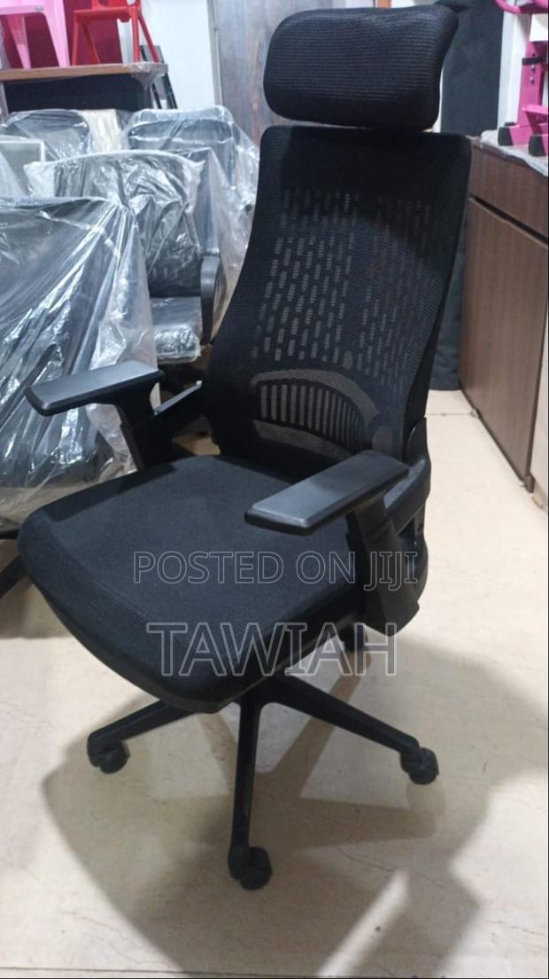 Executive Black Office Chairs · Photo 3