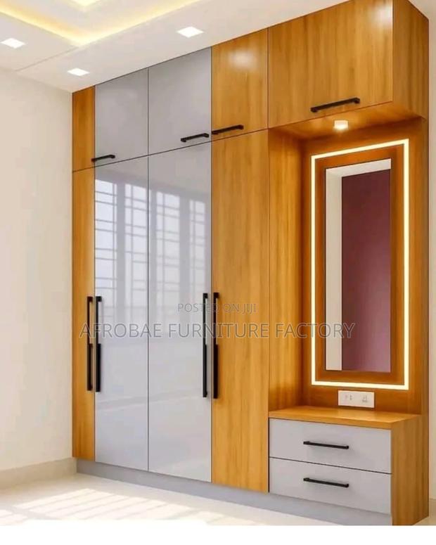 Elegant Foreign Wardrobe Design - Perfect for Luxury Home · Photo 2