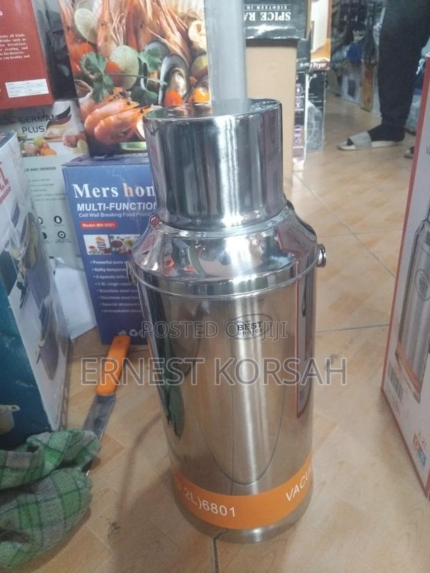 3.2 L Vaccuum Flask · Photo 3