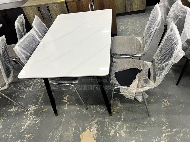 White Marble 4 Seater Dining Set · Photo 4