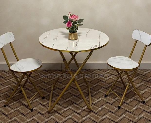 Folding Round Table With 2 Chairs · Photo 2