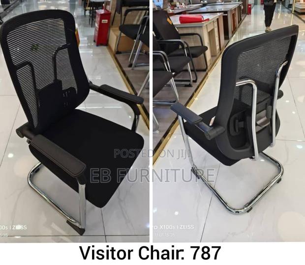 Visitors Chair · Photo 2