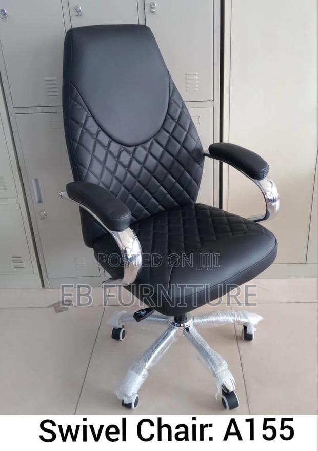 Senior Executive Swivel Office Chair · Photo 2