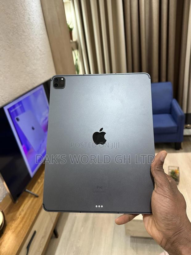 Apple iPad Pro 12.9 (2021) 1 TB Black · Photo 2
