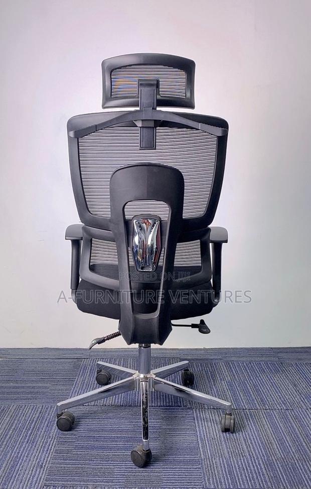 Executive Orthopedic Chair · Photo 4