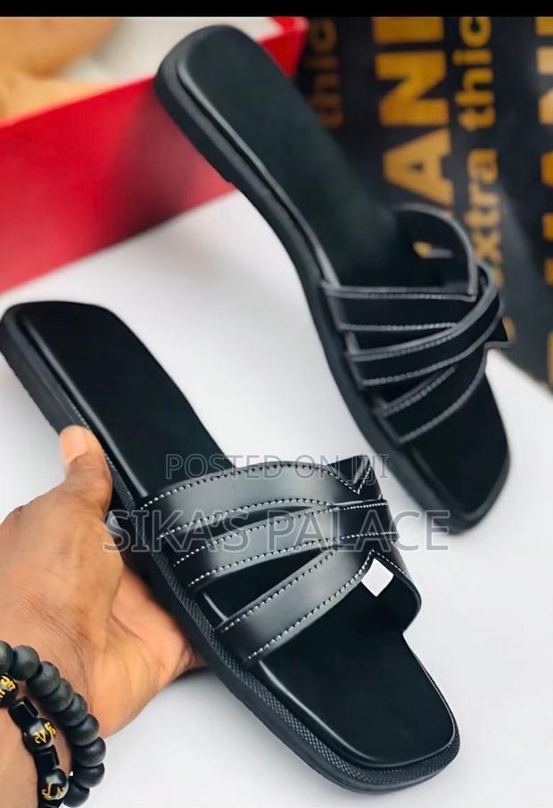 Ladies Lux Slippers · Photo 2
