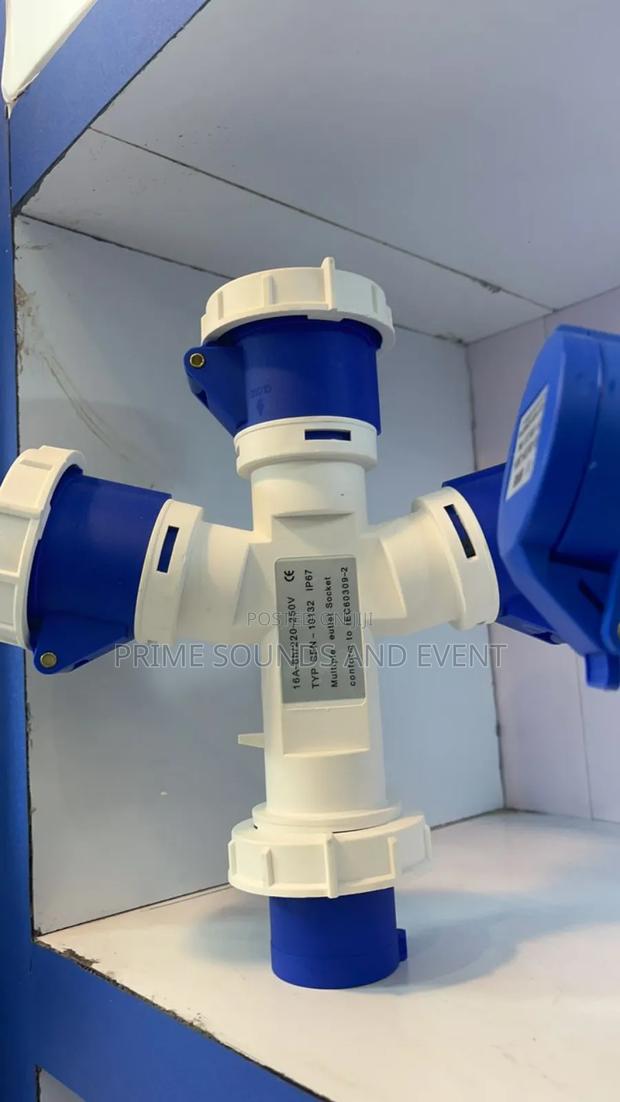 3 Pin 6a Ip67 16 Amps Splitter · Photo 3
