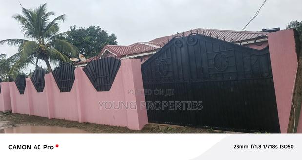 4bdrm House in Kasoa Liberia Camp for sale · Photo 2