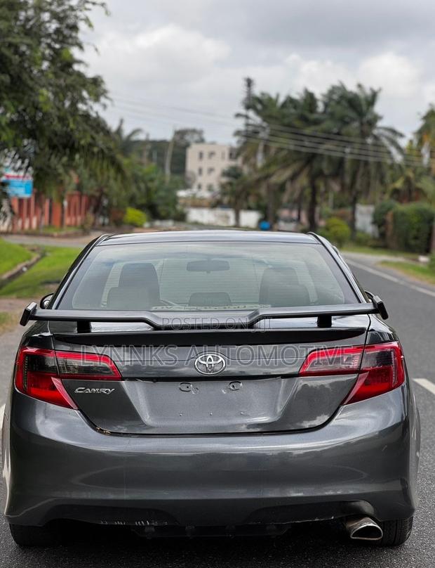 Toyota Camry SE Sport 4dr Sedan w/Prod. End 11/13 (2.5L 4cyl 6A) 2014 photo 8