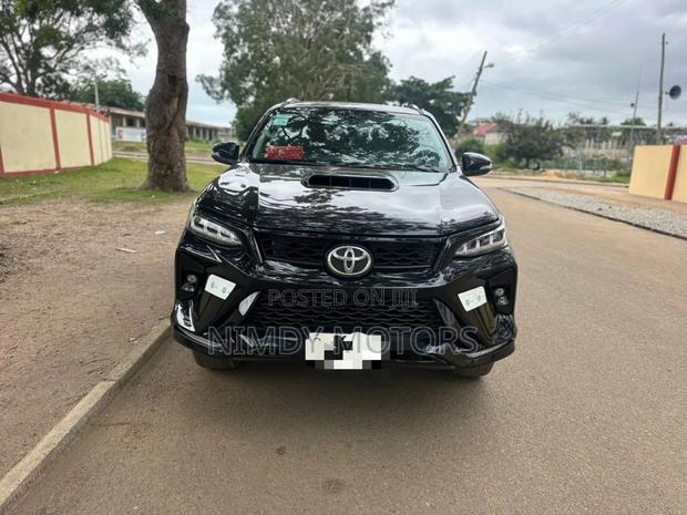 Toyota Fortuner 2018 Black