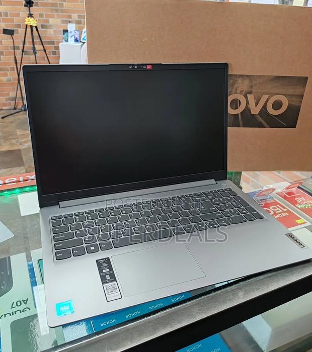 New Laptop Lenovo IdeaPad 1 8GB Intel SSD 256GB
