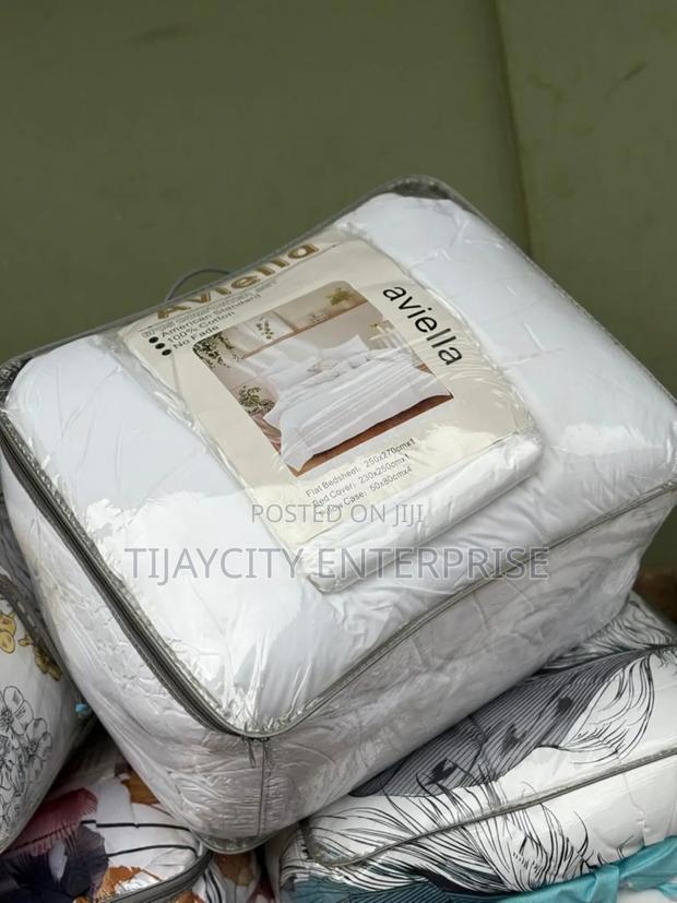 All White Duvet · Photo 3