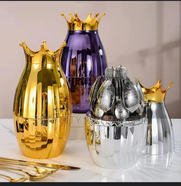 Crown Cutlery Set · Photo 2