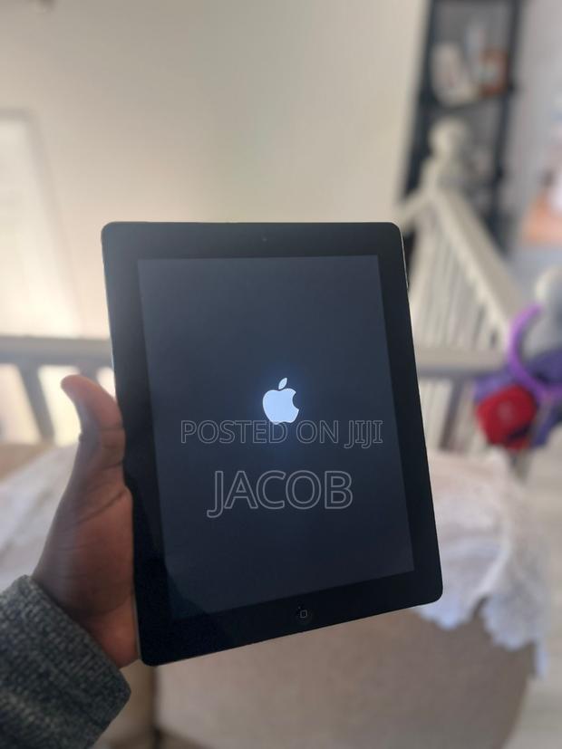 Apple iPad 2 Wi-Fi 16 GB Silver photo 2