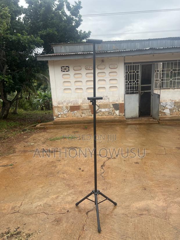 Tripod Poster Stand · Photo 2