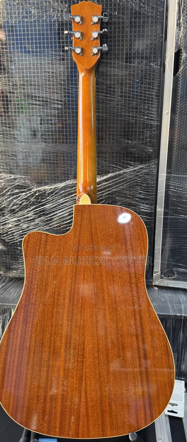Gibson Semi-Acoustic Guitar · Photo 3
