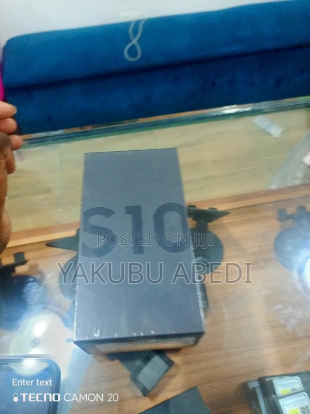 New Samsung Galaxy S10 128 GB Orange · Photo 1