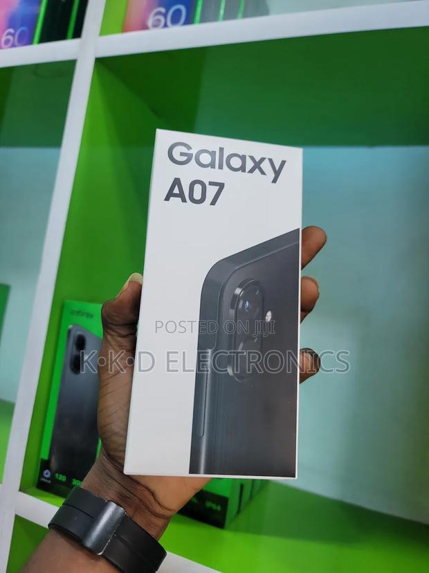 New Samsung Galaxy A07 4G 64 GB Black photo 3