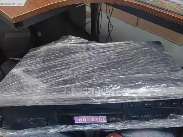 Tascam Cd 200 Professional Cd Player photo 2