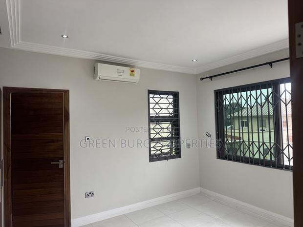 3bdrm Townhouse/Terrace in East Legon for sale photo 17