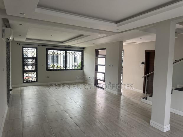 3bdrm Townhouse/Terrace in East Legon for sale photo 11