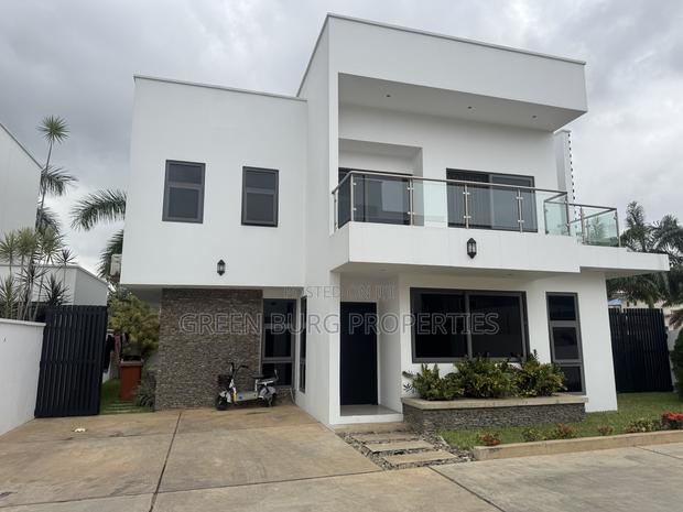 3bdrm Townhouse/Terrace in East Legon for sale photo 2