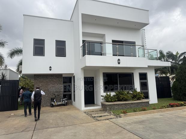 3bdrm Townhouse/Terrace in East Legon for sale photo 6