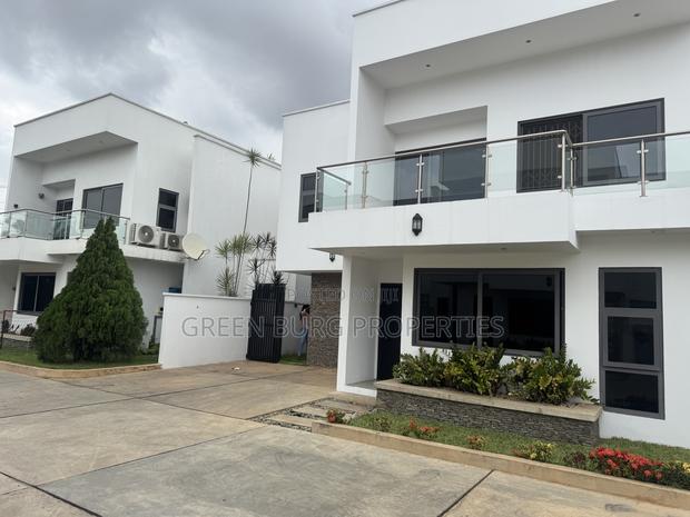 3bdrm Townhouse/Terrace in East Legon for sale photo 3