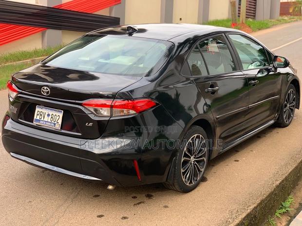Toyota Corolla SE 2020 Black photo 2