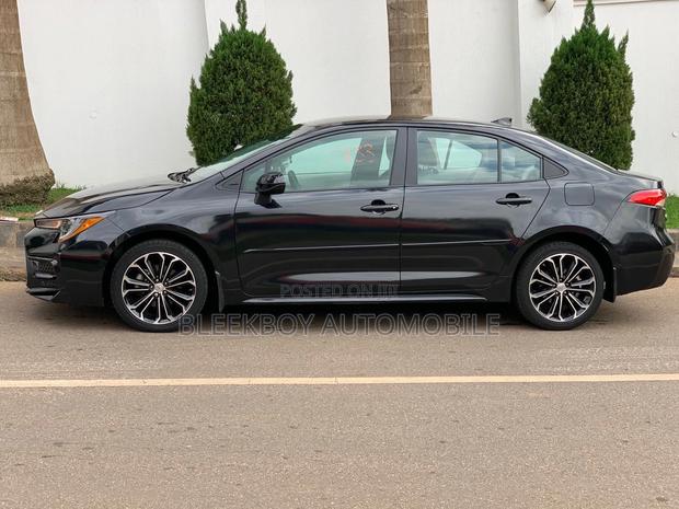 Toyota Corolla SE 2020 Black photo 5