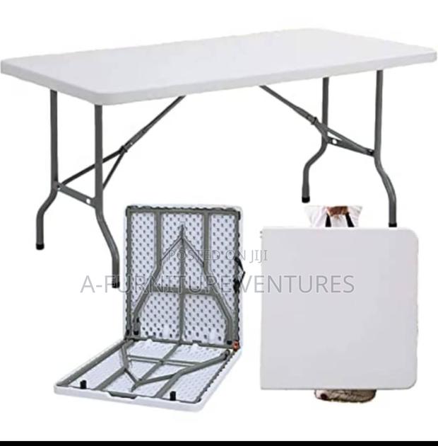 8 Seater Folding Table · Photo 2