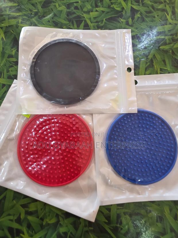 Non Slip Spill Mat/Bar Mat (Round 10cm ) · Photo 4