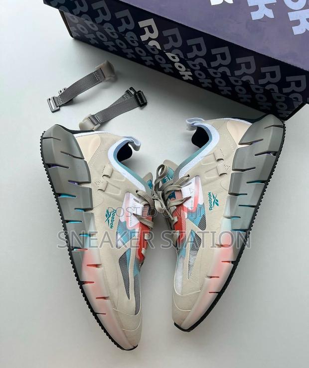 Reebok Zig Kinetica Sneaker · Photo 3
