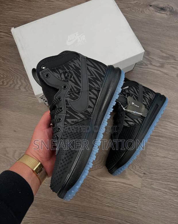 Nike Lunar Force Black High · Photo 4