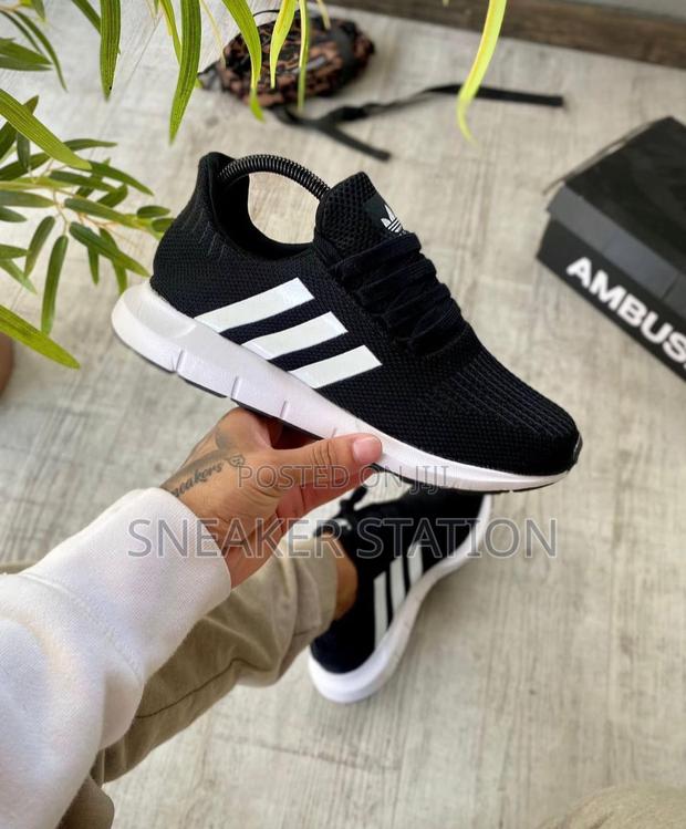 Adidas Swift Black/White · Photo 3