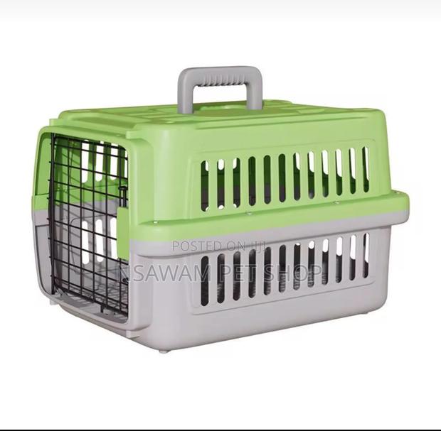 Plastic Travel Crate · Photo 4