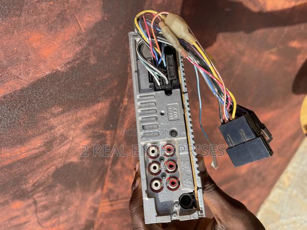 Sony CDX-Gt300 or CDX-Gt300s Car Stereo Head Unit photo 3