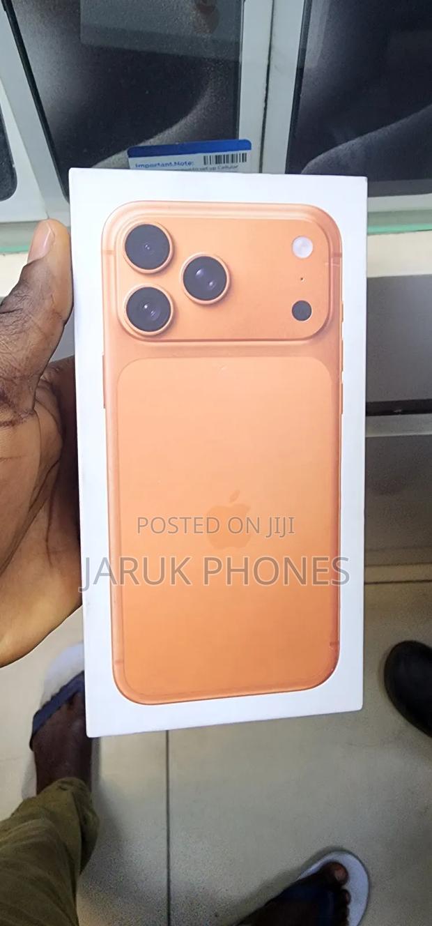 New Apple iPhone 17 Pro Max 512 GB Gold photo 2