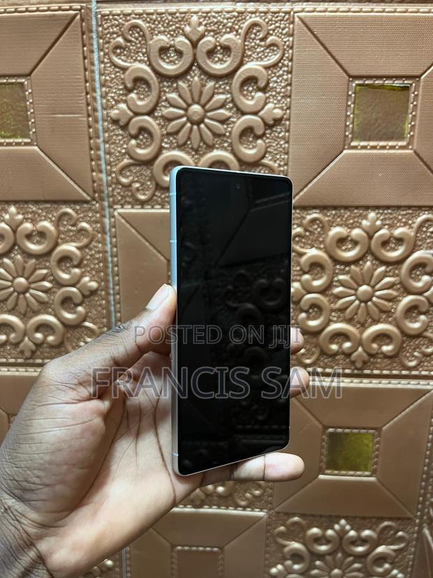 Google Pixel 7 128 GB Silver · Photo 2