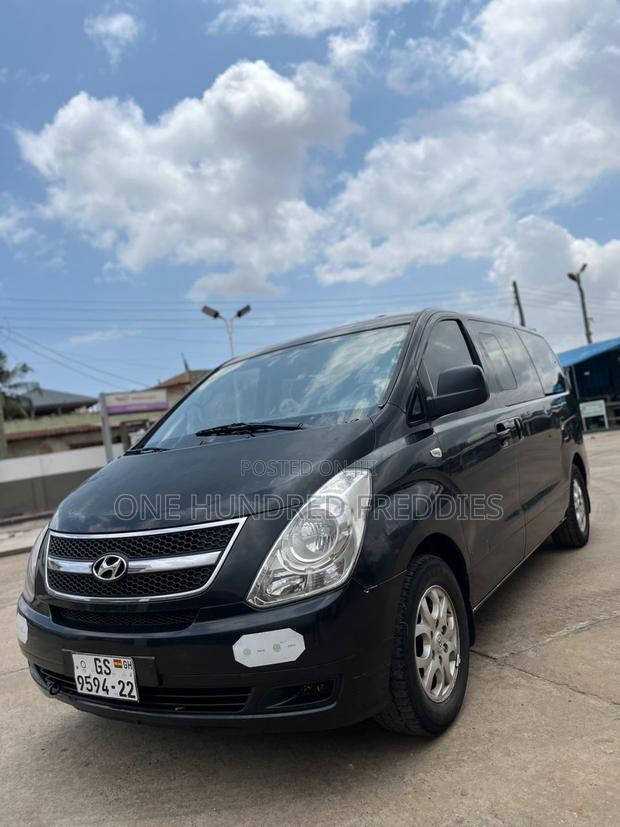 Hyundai Starex 2012 Black